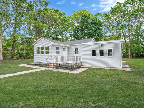 60 Westminster Drive, Shirley NY 11967