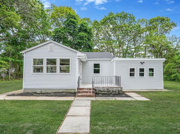 60 Westminster Drive, Shirley NY 11967
