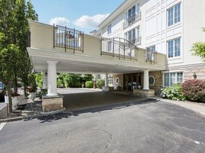 514 Trump Park, Shrub Oak NY 10588