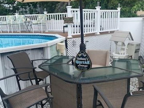 46 Knoll Street, Lindenhurst NY 11757