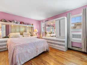 46 Knoll Street, Lindenhurst NY 11757