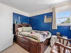 46 Knoll Street, Lindenhurst NY 11757