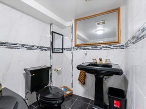 46 Knoll Street, Lindenhurst NY 11757