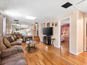 46 Knoll Street, Lindenhurst NY 11757