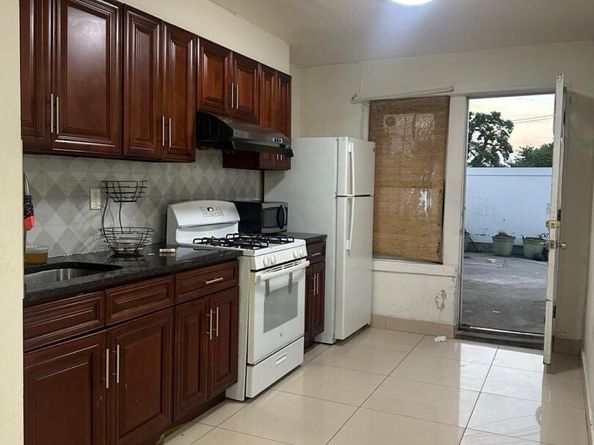 79-19 Calamus Avenue, Elmhurst NY 11373