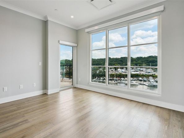 100 Garvies Point Road 1304, Glen Cove NY 11542