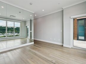 100 Garvies Point Road 1304, Glen Cove NY 11542