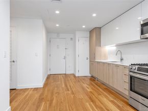 13105 40th Road 17R, Flushing NY 11354