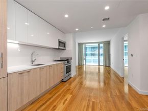 13105 40th Road 17R, Flushing NY 11354