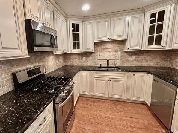 1160 Savoy Drive, Melville NY 11747