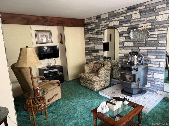 1 Hillside Lane, Huntington NY 11743