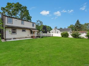 10 Saint Andrews Drive, Brentwood NY 11717