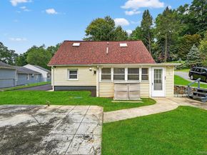 112 Woodale Avenue, Peekskill NY 10566