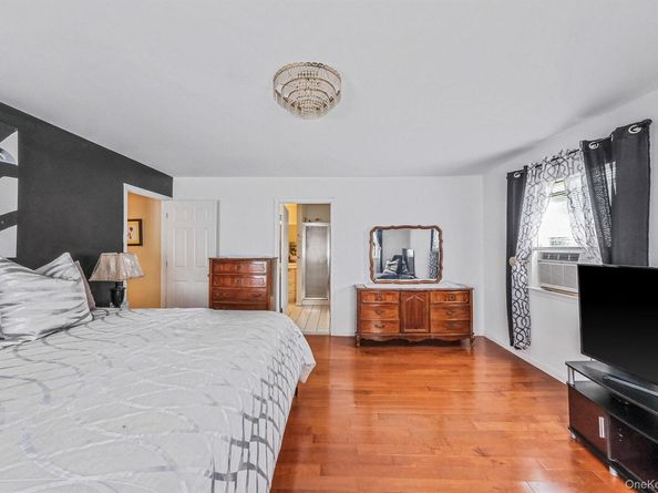 125 W Bartlett Road, Middle Island NY 11953