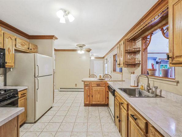 125 W Bartlett Road, Middle Island NY 11953