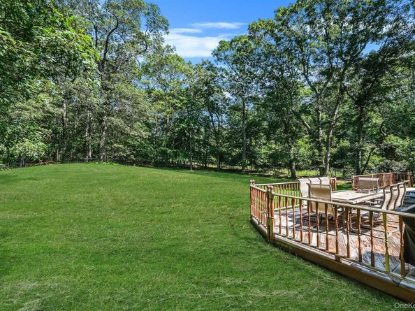125 W Bartlett Road, Middle Island NY 11953