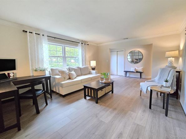 82 Chelsea Drive, Mount Sinai NY 11766
