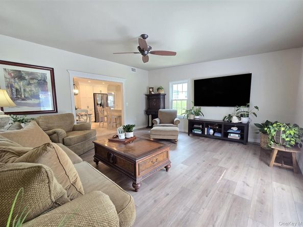 82 Chelsea Drive, Mount Sinai NY 11766