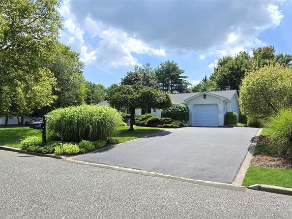 82 Chelsea Drive, Mount Sinai NY 11766