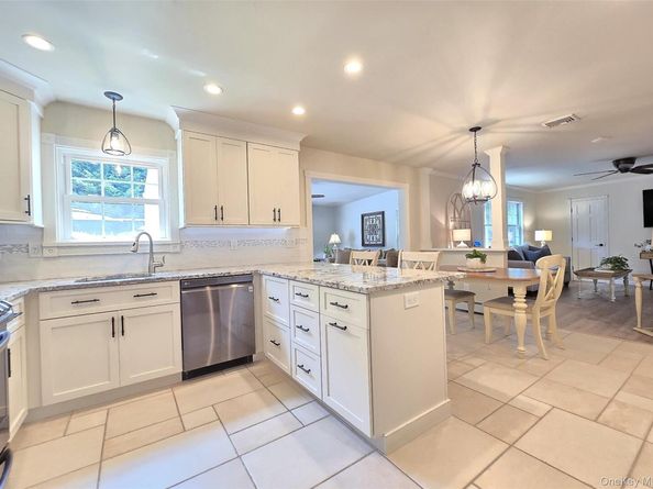 82 Chelsea Drive, Mount Sinai NY 11766