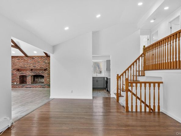 14 Elwin Place, East Northport NY 11731