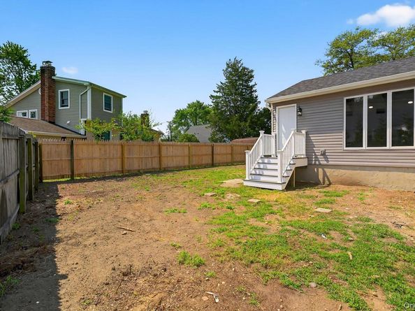 14 Elwin Place, East Northport NY 11731