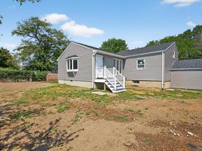 14 Elwin Place, East Northport NY 11731