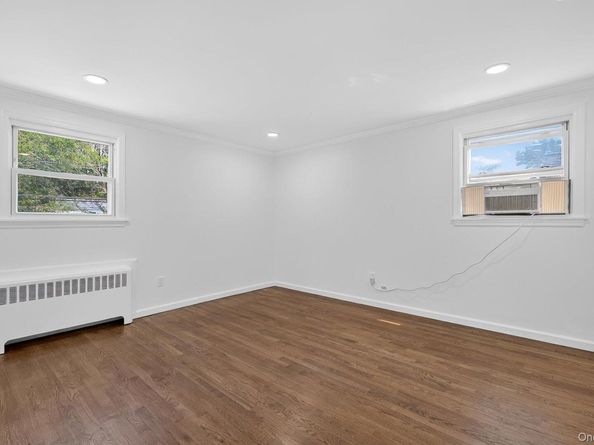 14 Elwin Place, East Northport NY 11731