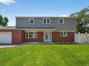 14 Elwin Place, East Northport NY 11731