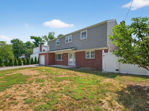 14 Elwin Place, East Northport NY 11731