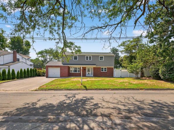 14 Elwin Place, East Northport NY 11731