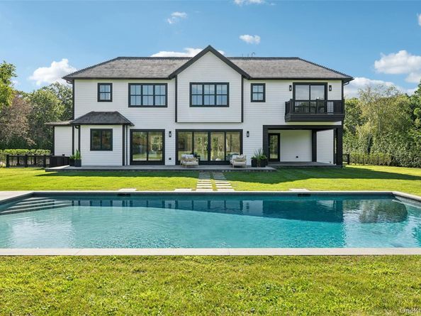 21 Cedar Lane, Remsenburg NY 11960
