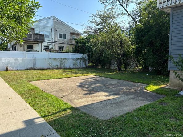 601 Jarvis Avenue, Far Rockaway NY 11691