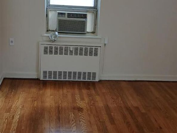 325 E 201 Street 4D, Bronx NY 10458