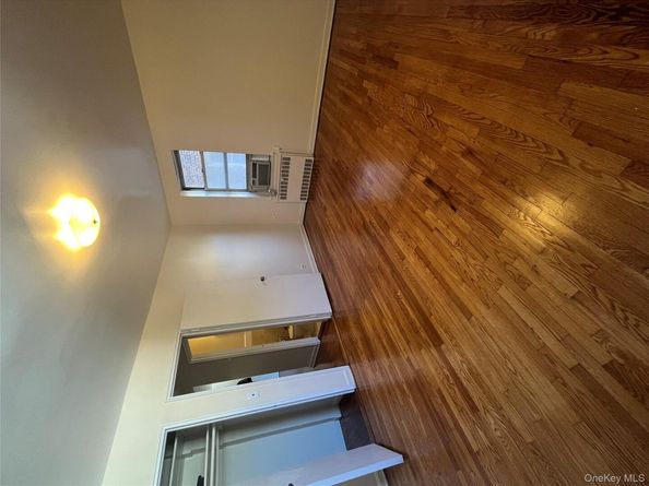 325 E 201 Street 4D, Bronx NY 10458