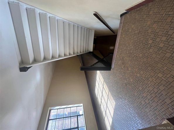 325 E 201 Street 4D, Bronx NY 10458