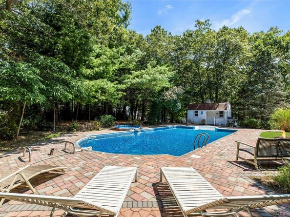 12 Douglas Court, Hampton Bays NY 11946
