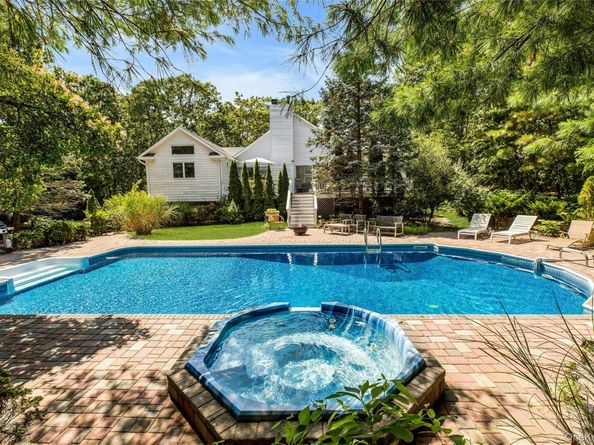 12 Douglas Court, Hampton Bays NY 11946