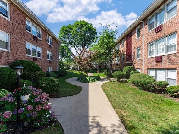 61 Maine Avenue F6, Rockville Centre NY 11570