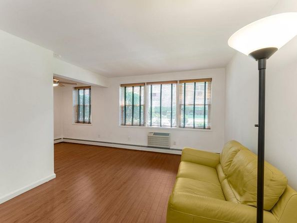 61 Maine Avenue F6, Rockville Centre NY 11570