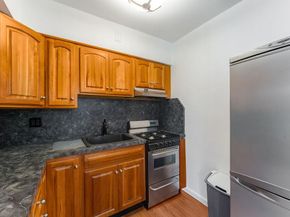 61 Maine Avenue F6, Rockville Centre NY 11570