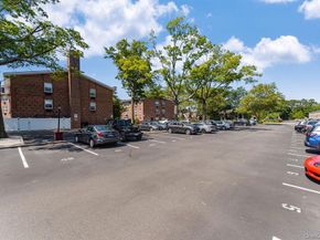 61 Maine Avenue F6, Rockville Centre NY 11570