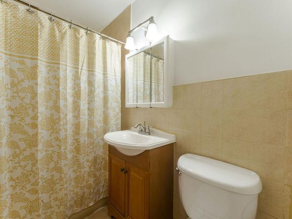 61 Maine Avenue F6, Rockville Centre NY 11570