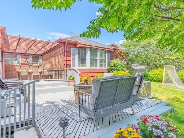 511 Milligan Lane, West Islip NY 11795