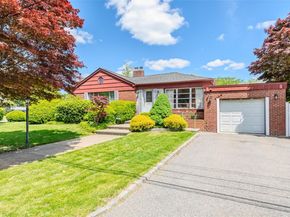 511 Milligan Lane, West Islip NY 11795