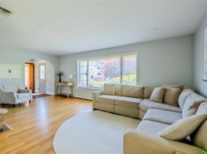 511 Milligan Lane, West Islip NY 11795