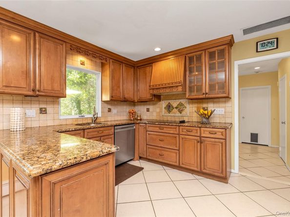 8 Lisa Drive, Dix Hills NY 11746