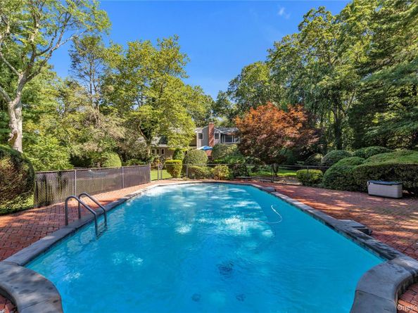 8 Lisa Drive, Dix Hills NY 11746