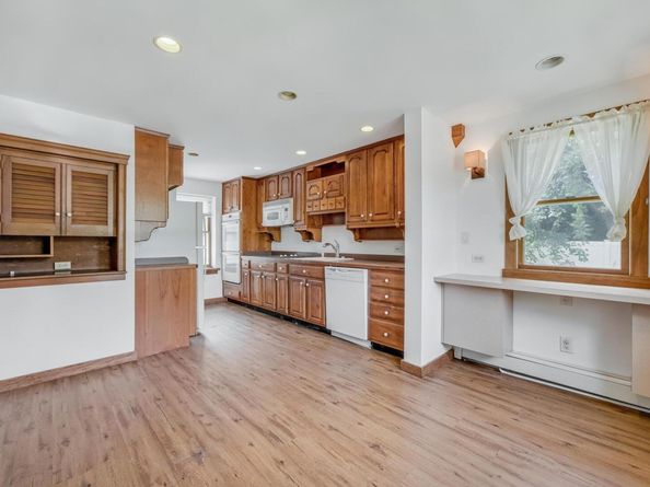 11 Rhoda Avenue, Smithtown NY 11787