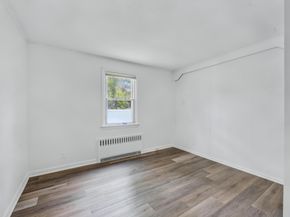 11 Rhoda Avenue, Smithtown NY 11787